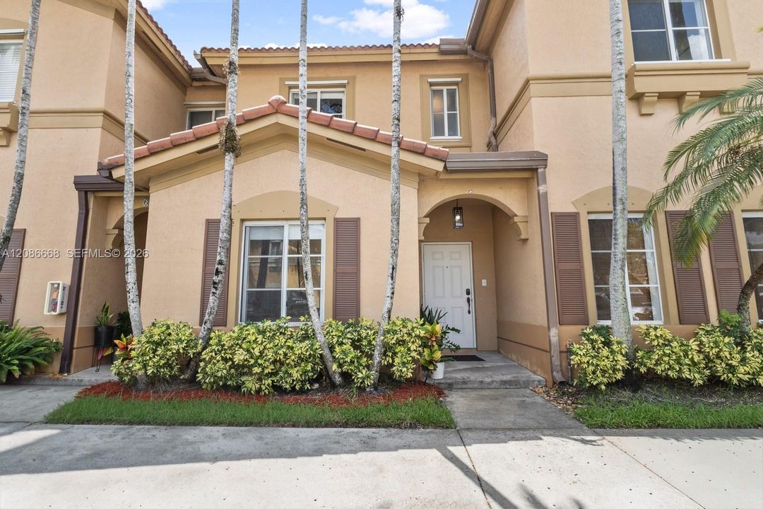 Active With Contract: $485,000 (3 beds, 3 baths, 1462 Square Feet)