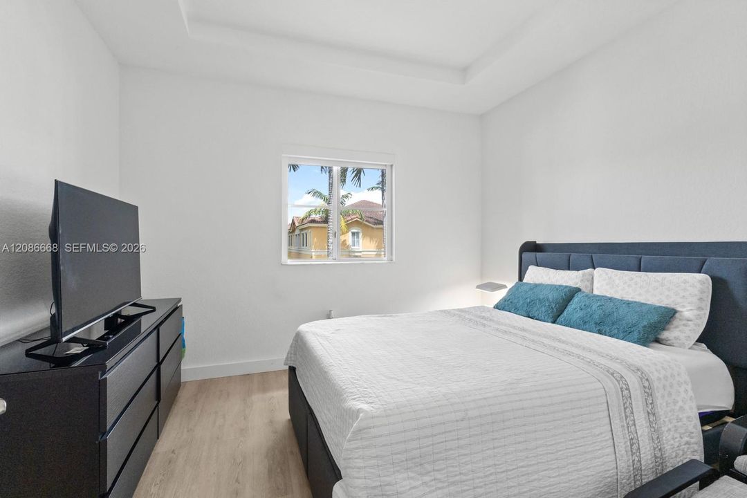 Active With Contract: $485,000 (3 beds, 3 baths, 1462 Square Feet)