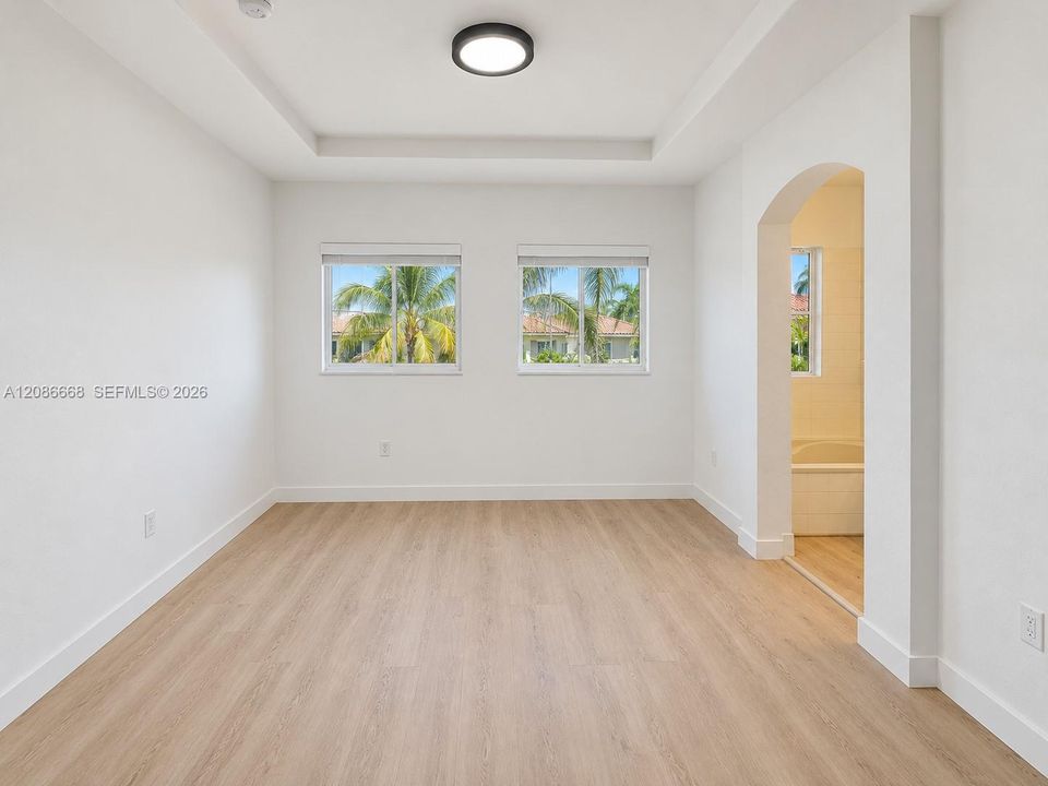 Active With Contract: $485,000 (3 beds, 3 baths, 1462 Square Feet)