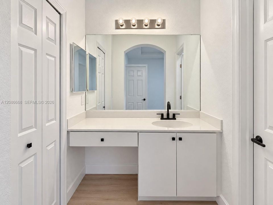 Active With Contract: $485,000 (3 beds, 3 baths, 1462 Square Feet)