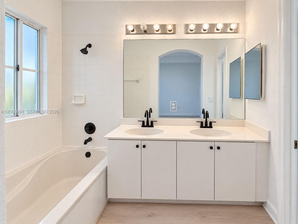 Active With Contract: $485,000 (3 beds, 3 baths, 1462 Square Feet)