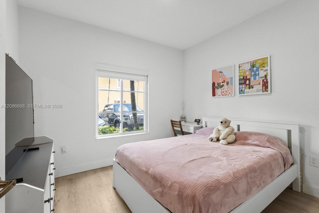 Active With Contract: $485,000 (3 beds, 3 baths, 1462 Square Feet)