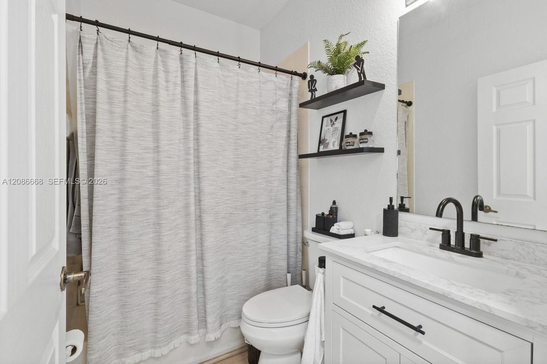 Active With Contract: $485,000 (3 beds, 3 baths, 1462 Square Feet)