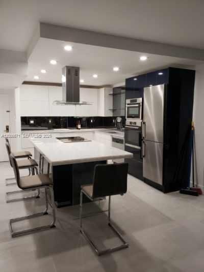 For Rent: $8,500 (1 beds, 1 baths, 960 Square Feet)
