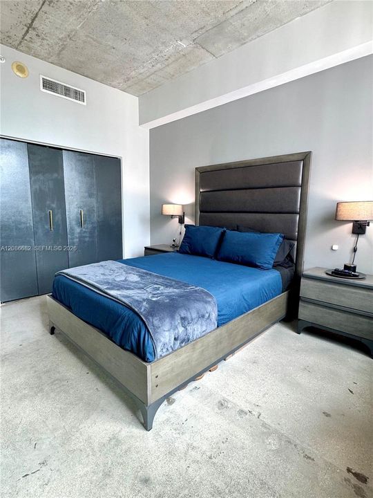 For Sale: $369,900 (1 beds, 1 baths, 662 Square Feet)