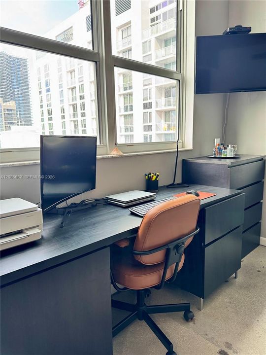 For Sale: $369,900 (1 beds, 1 baths, 662 Square Feet)