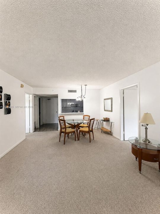 For Rent: $2,200 (2 beds, 2 baths, 1106 Square Feet)