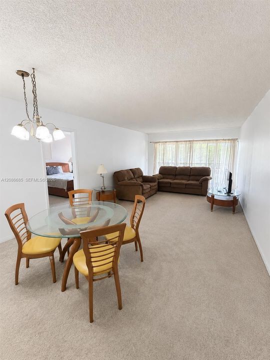 For Rent: $2,200 (2 beds, 2 baths, 1106 Square Feet)
