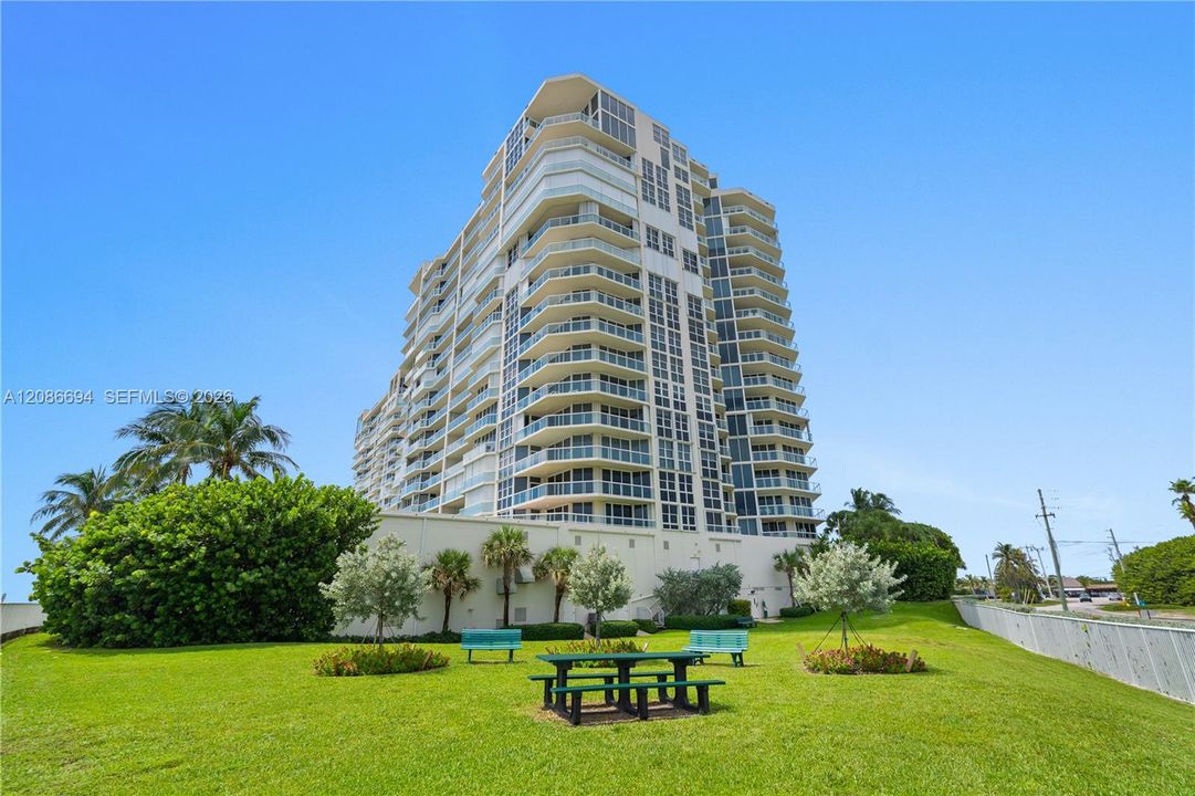 For Sale: $4,250,000 (4 beds, 4 baths, 4283 Square Feet)