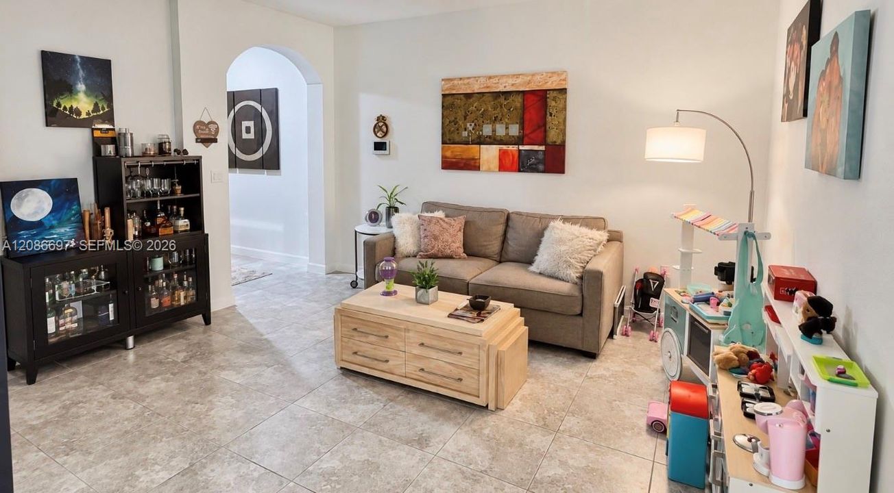 For Rent: $4,000 (4 beds, 3 baths, 2025 Square Feet)