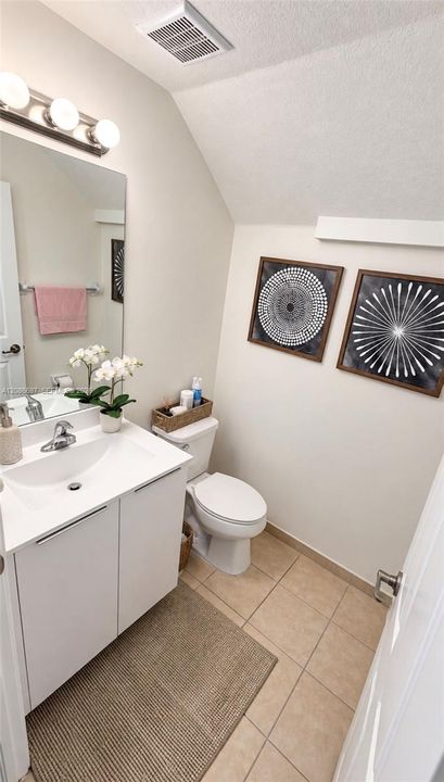 For Rent: $4,000 (4 beds, 3 baths, 2025 Square Feet)