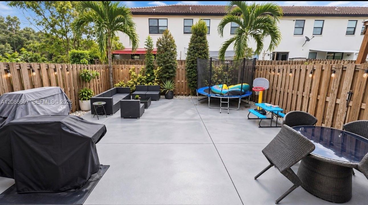 For Rent: $4,000 (4 beds, 3 baths, 2025 Square Feet)