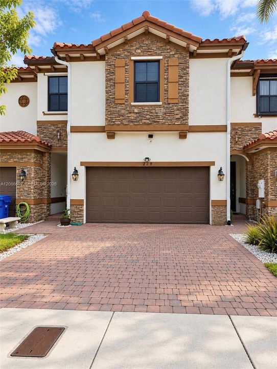 For Rent: $4,000 (4 beds, 3 baths, 2025 Square Feet)
