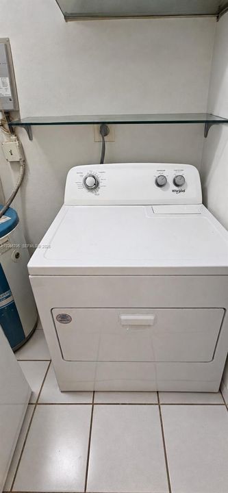 待售: $287,999 (2 贝兹, 2 浴室, 800 平方英尺)