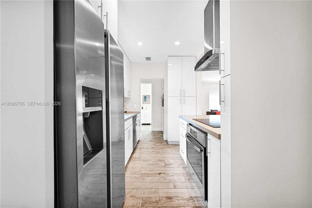 For Rent: $4,600 (3 beds, 2 baths, 1315 Square Feet)