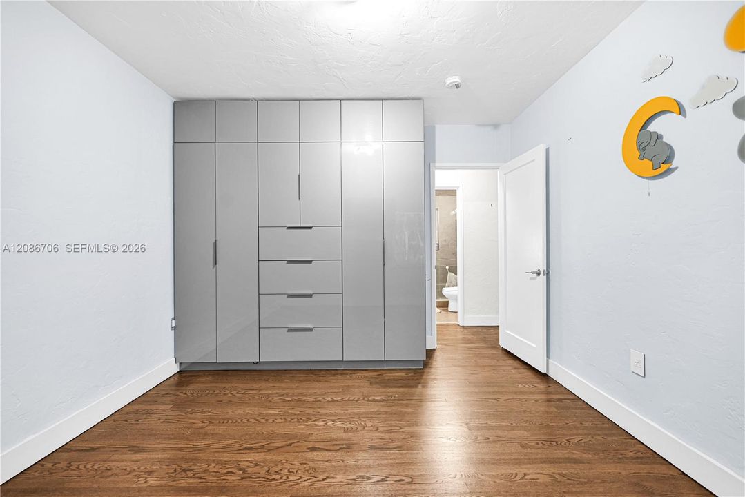 For Rent: $4,600 (3 beds, 2 baths, 1315 Square Feet)
