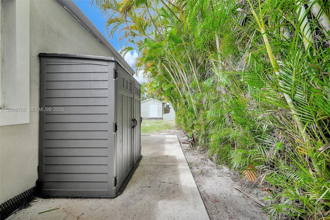 For Rent: $4,600 (3 beds, 2 baths, 1315 Square Feet)