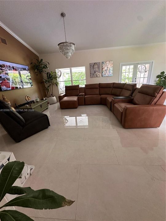 For Rent: $3,600 (3 beds, 2 baths, 2832 Square Feet)