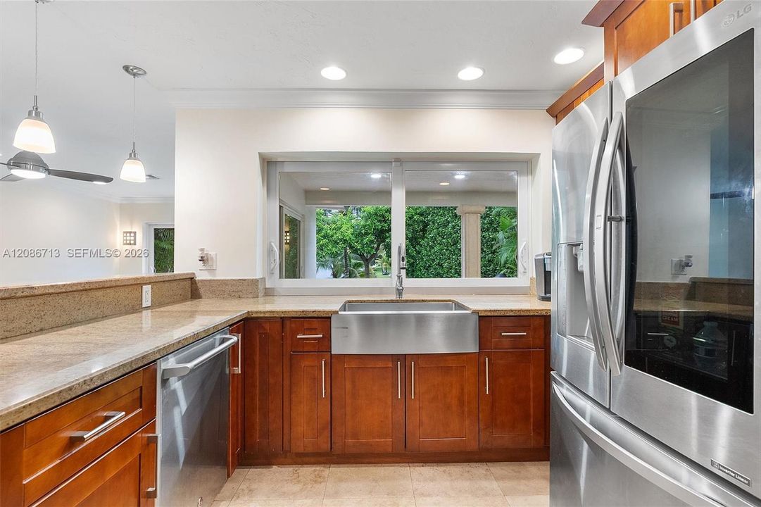 For Sale: $975,000 (3 beds, 2 baths, 2001 Square Feet)