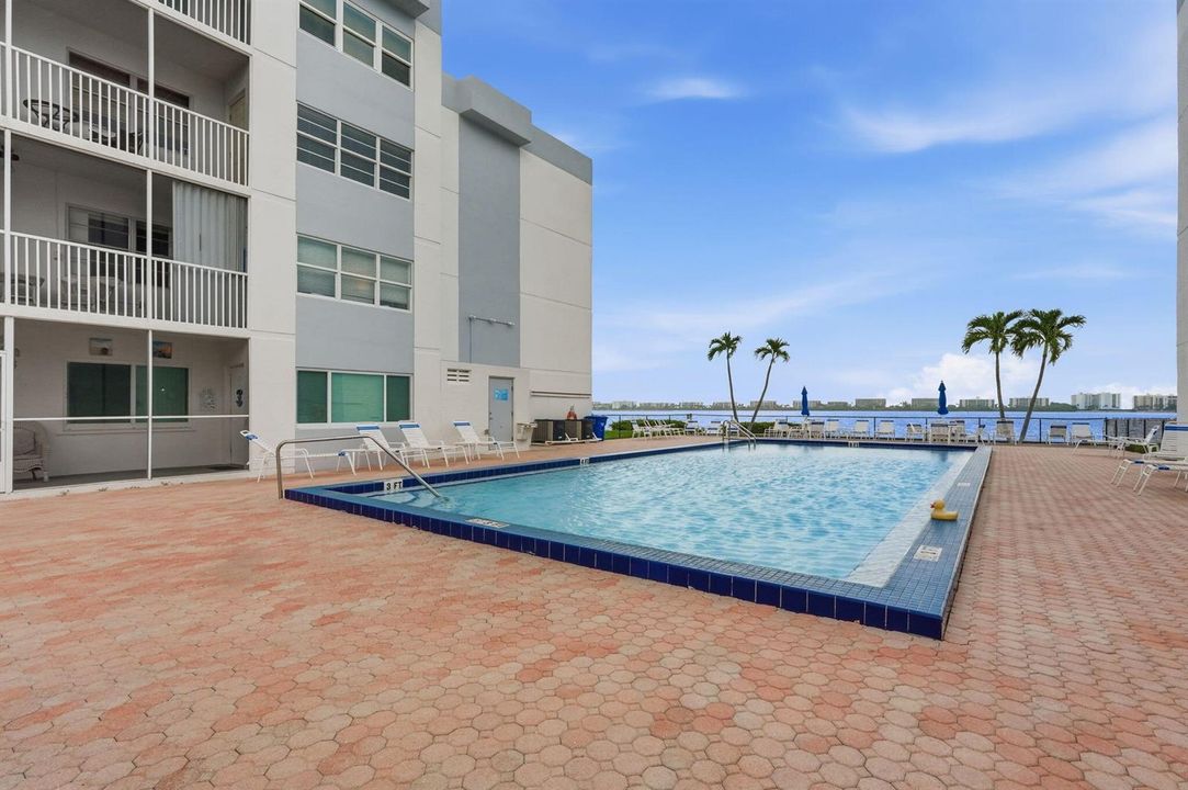 27-web-or-mls-1516_S_Lakeside_Dr_Unit_40