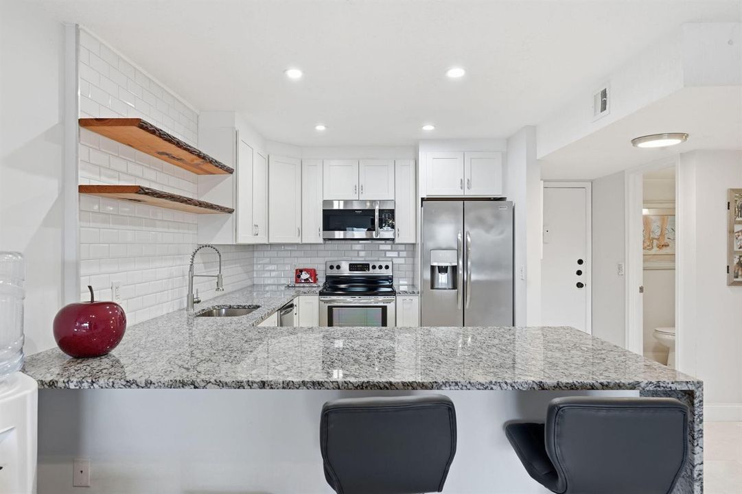 19-web-or-mls-1516_S_Lakeside_Dr_Unit_40