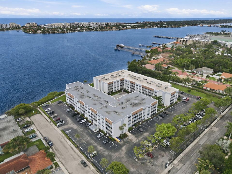 51-web-or-mls-1516_S_Lakeside_Dr_Unit_40