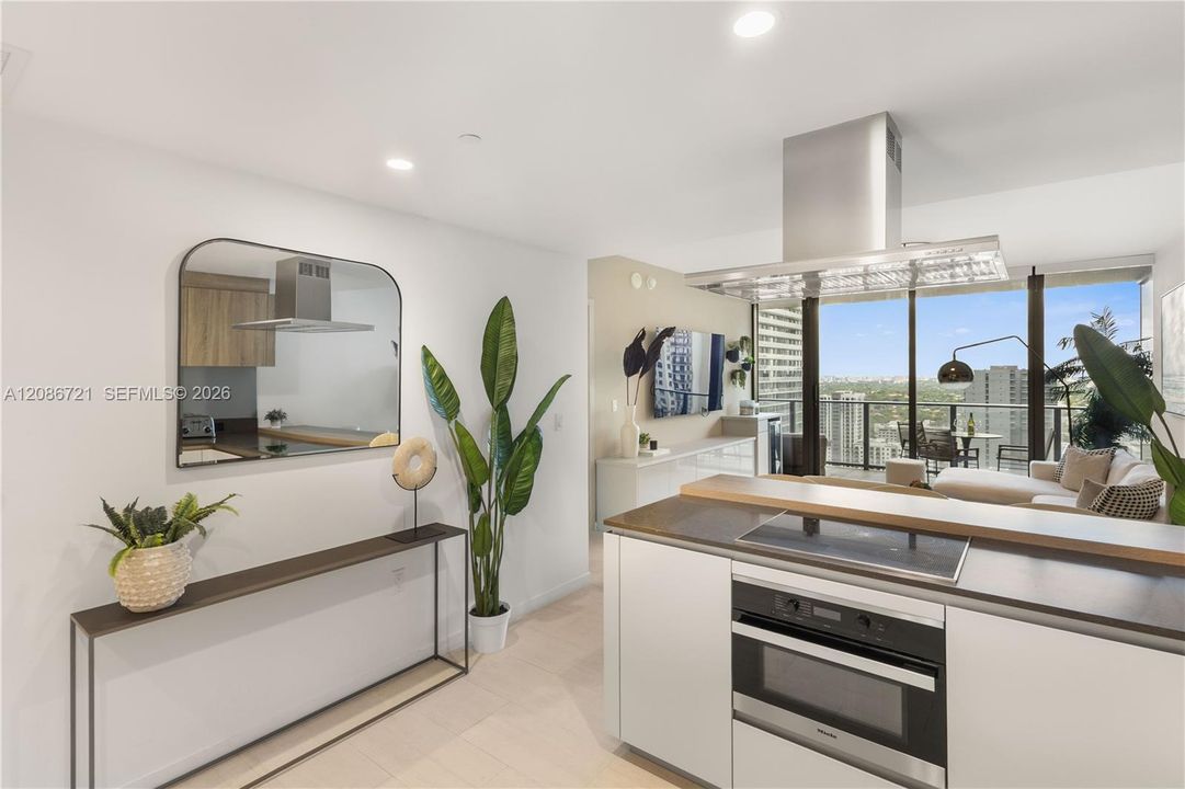For Sale: $645,000 (1 beds, 1 baths, 665 Square Feet)