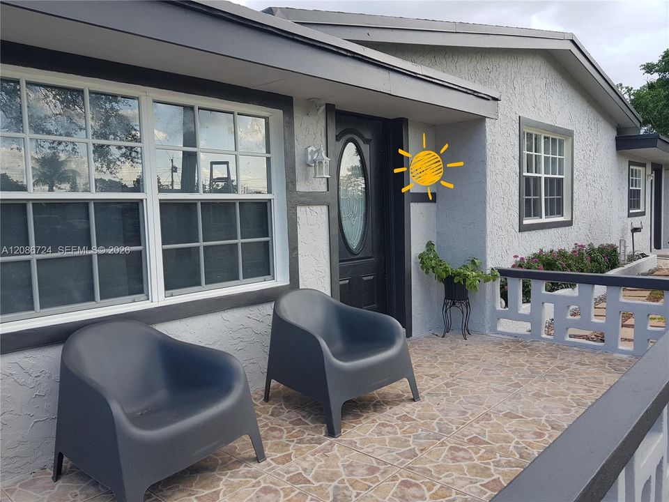 For Rent: $3,250 (3 beds, 1 baths, 1527 Square Feet)