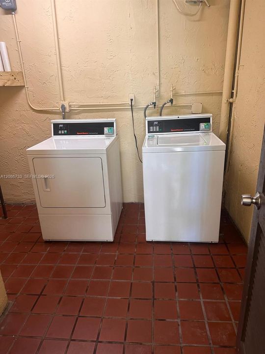 For Rent: $1,850 (1 beds, 1 baths, 707 Square Feet)