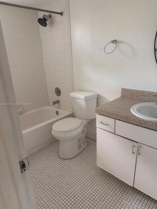 For Rent: $1,850 (1 beds, 1 baths, 707 Square Feet)