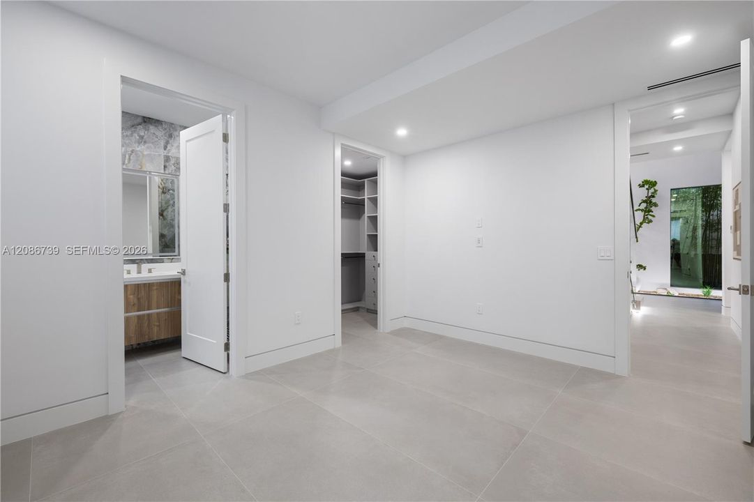 For Rent: $15,000 (4 beds, 4 baths, 3701 Square Feet)