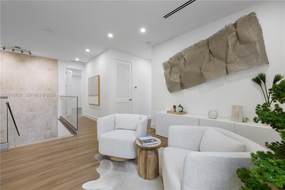 For Rent: $15,000 (4 beds, 4 baths, 3701 Square Feet)