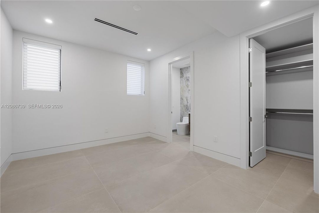 For Rent: $15,000 (4 beds, 4 baths, 3701 Square Feet)