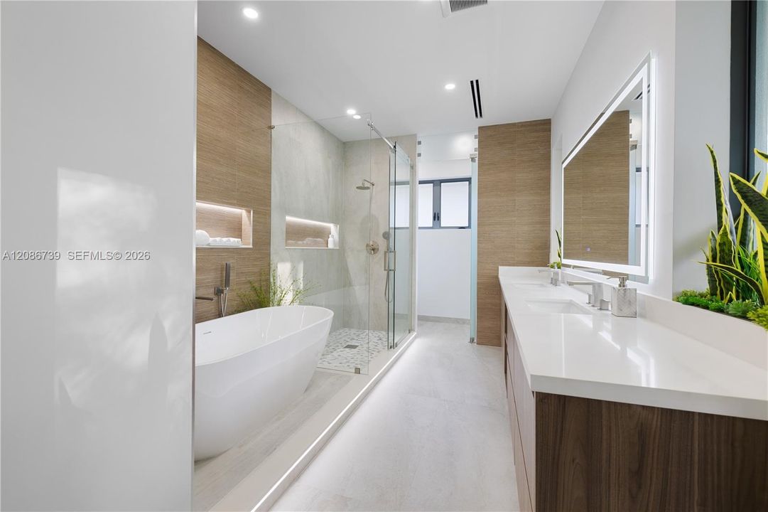 For Rent: $15,000 (4 beds, 4 baths, 3701 Square Feet)