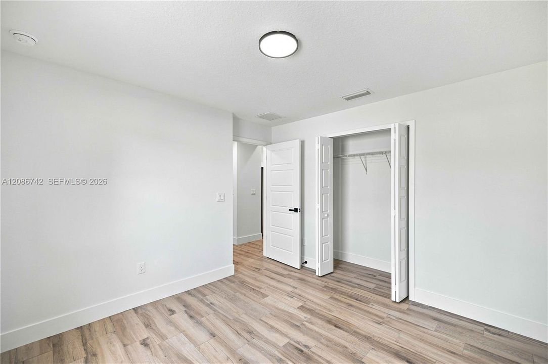 For Sale: $284,900 (3 beds, 2 baths, 1468 Square Feet)