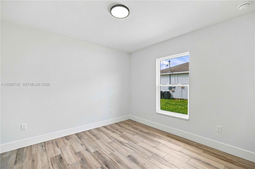 For Sale: $284,900 (3 beds, 2 baths, 1468 Square Feet)