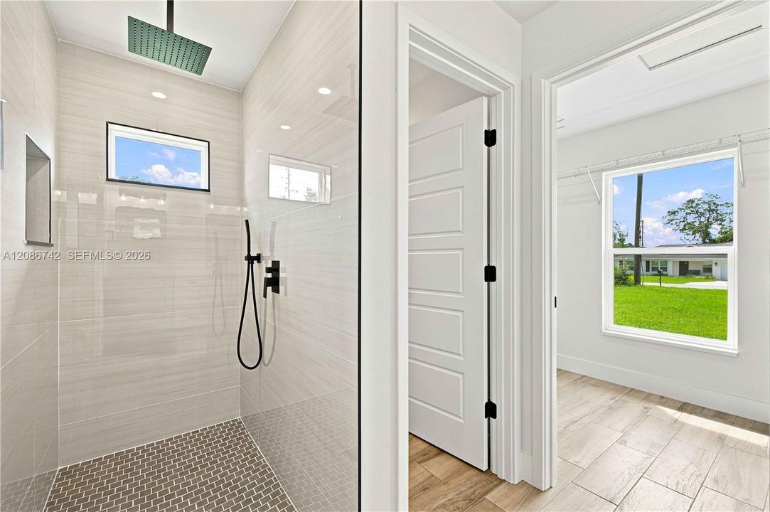 For Sale: $284,900 (3 beds, 2 baths, 1468 Square Feet)