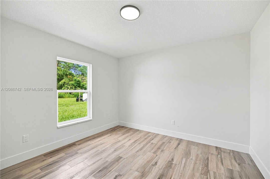 For Sale: $284,900 (3 beds, 2 baths, 1468 Square Feet)