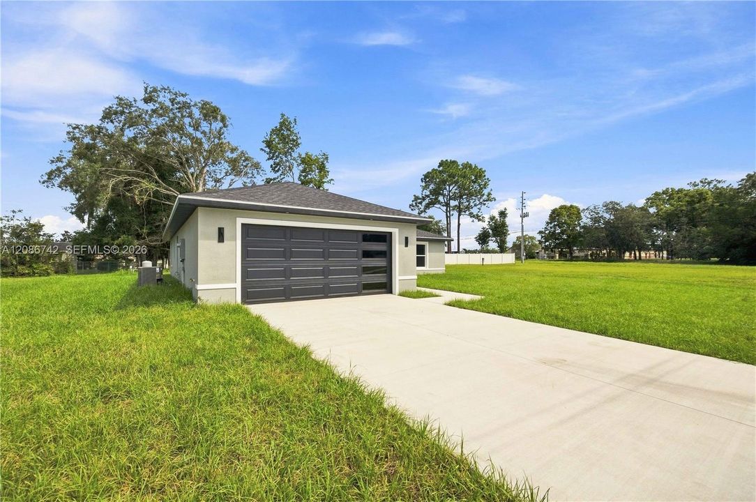 For Sale: $284,900 (3 beds, 2 baths, 1468 Square Feet)