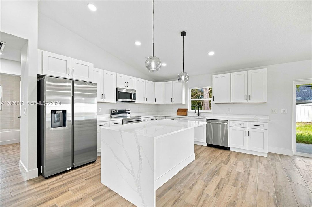 For Sale: $284,900 (3 beds, 2 baths, 1468 Square Feet)