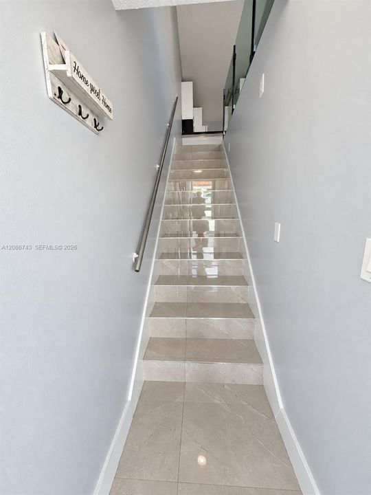 For Sale: $310,000 (2 beds, 2 baths, 980 Square Feet)