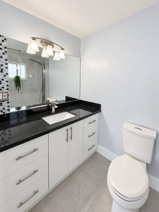 For Sale: $310,000 (2 beds, 2 baths, 980 Square Feet)