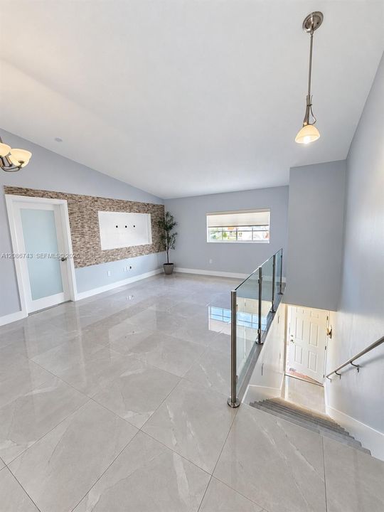 For Sale: $310,000 (2 beds, 2 baths, 980 Square Feet)