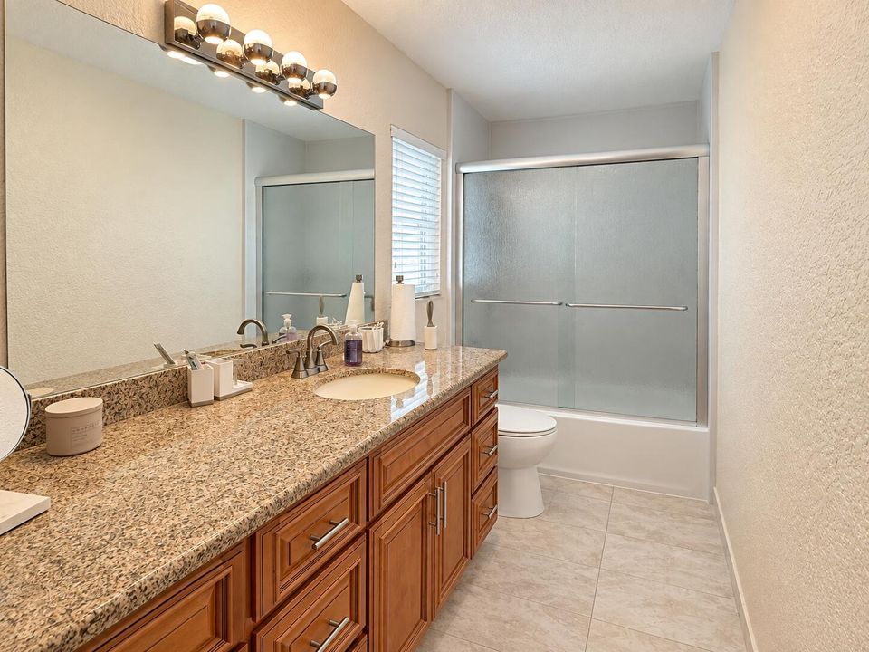 33 Family Room 2