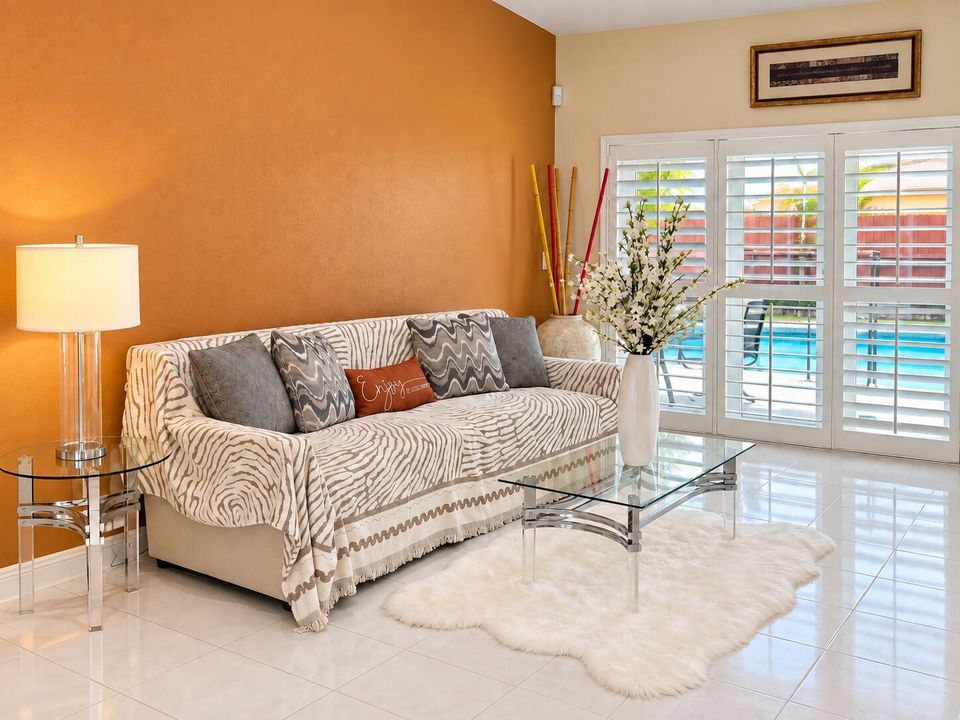 9 Dining Room 1