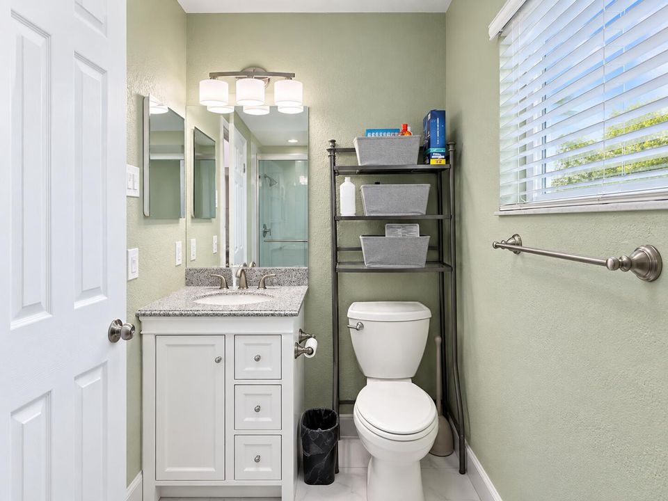 22 Master Bath 4