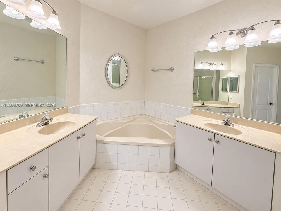 For Rent: $4,600 (4 beds, 2 baths, 2217 Square Feet)