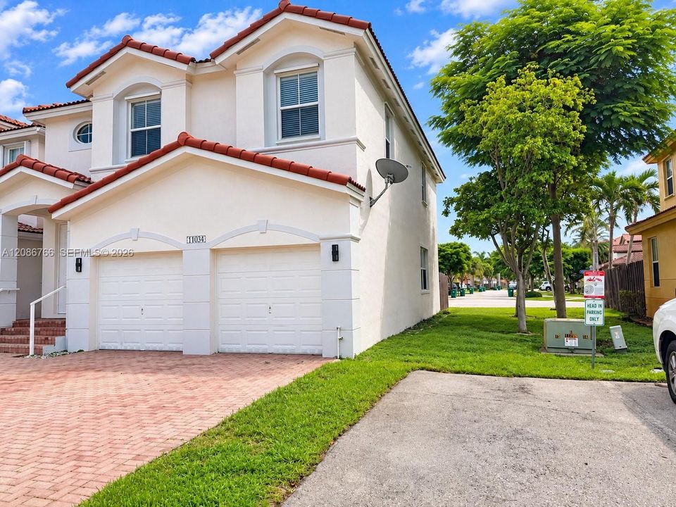 For Rent: $4,600 (4 beds, 2 baths, 2217 Square Feet)