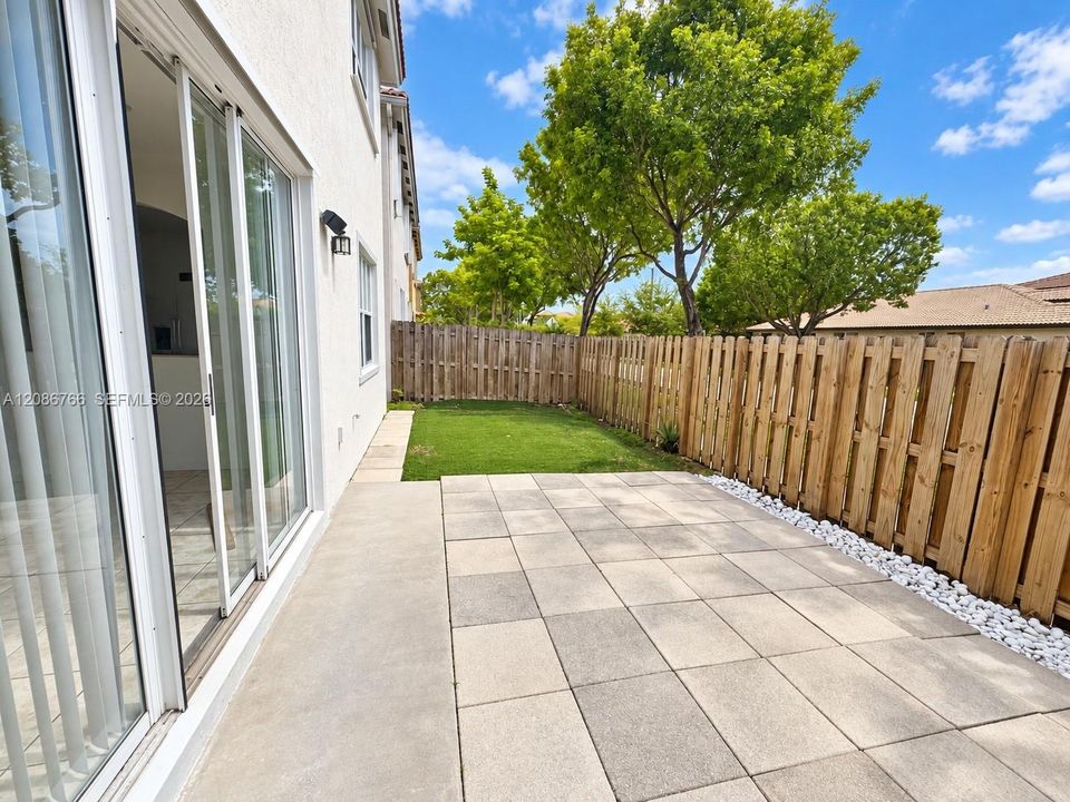 For Rent: $4,600 (4 beds, 2 baths, 2217 Square Feet)