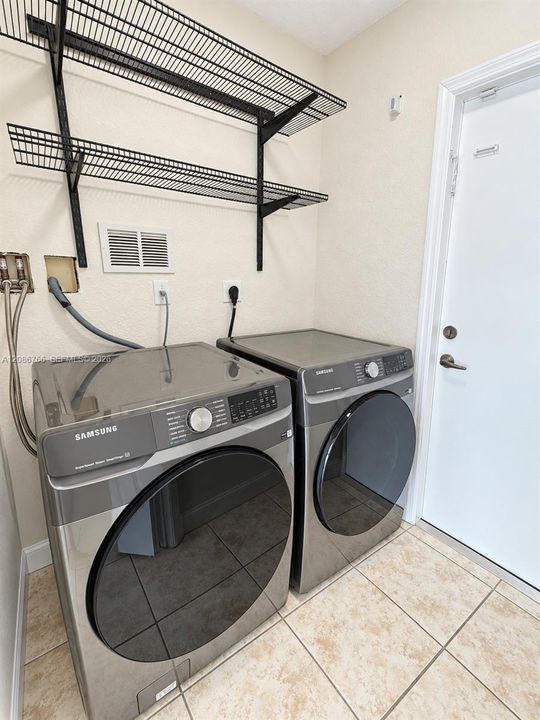 For Rent: $4,600 (4 beds, 2 baths, 2217 Square Feet)